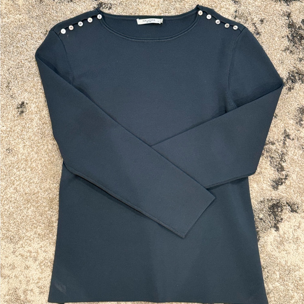 Green MmLaFleur Top - excellent condition!